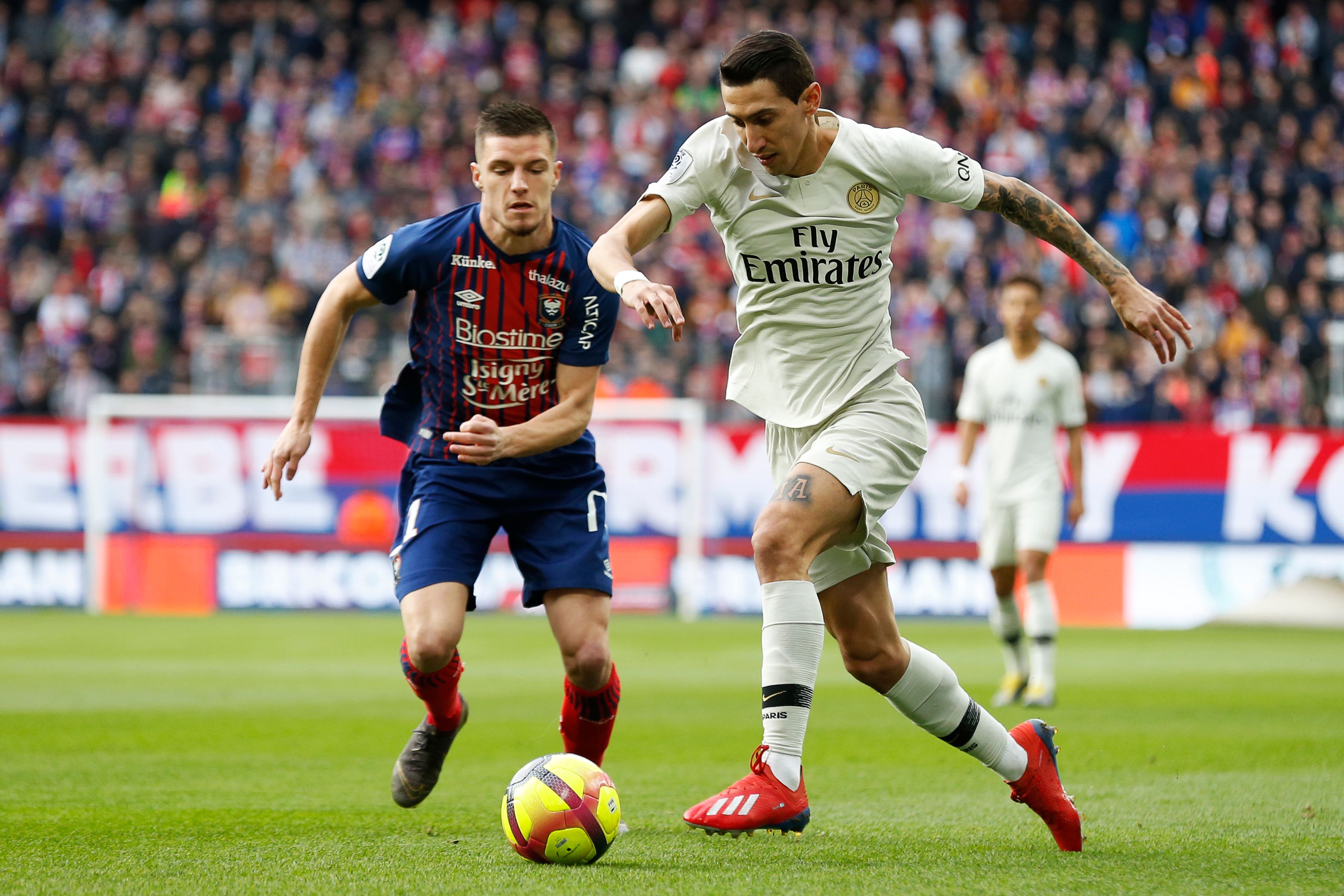 好起来了！杨瀚森造兰代尔失误后笑容满面