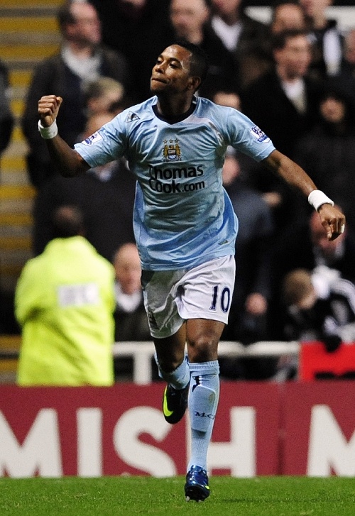 中超转会市场：广州队签下新前锋,