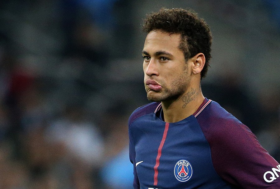 欧冠赛场精彩瞬间：巴萨主场2-0取胜,