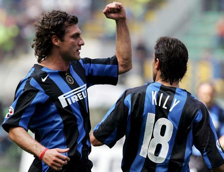 强强较量，巴黎vs拜仁是欧冠联赛阶段首次前两名球队直接交手（欧冠赛场首度上演榜首双雄正面对决：巴黎大战拜仁）