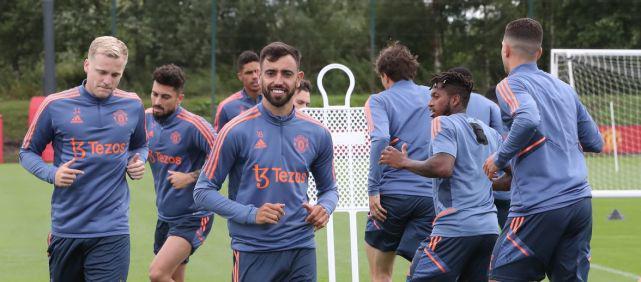 世界杯震撼一幕：孙颖莎让分全场掌声，赛场对手忍不住竖大拇指