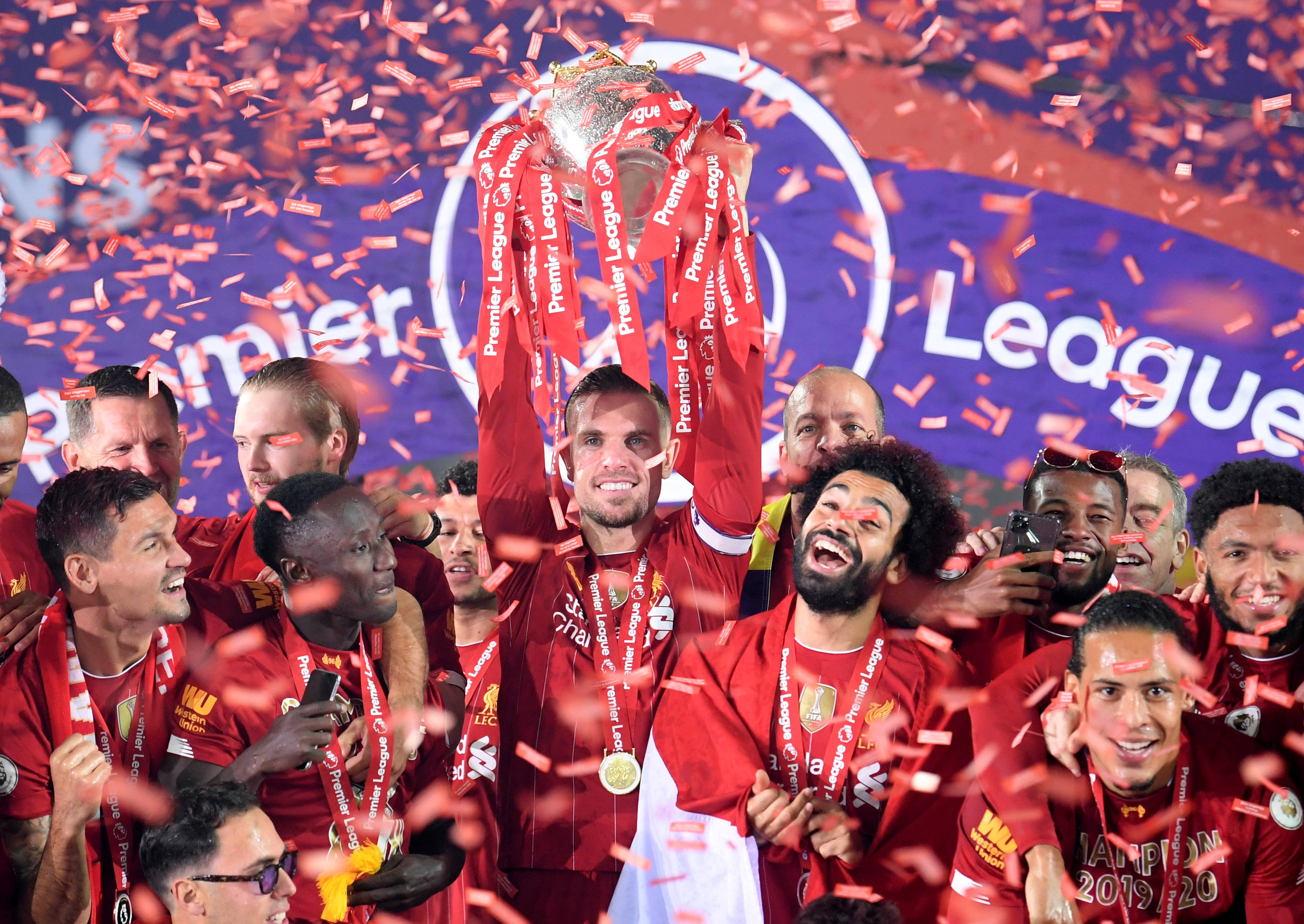 国米意甲对阵科莫10连胜，近6场全部零封取胜创纪录（国米意甲对科莫豪取10连胜，近6场全零封刷新纪录）