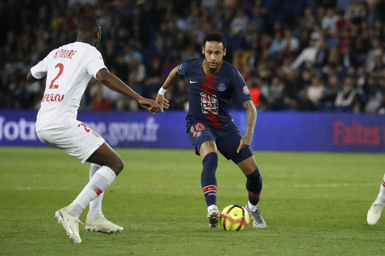 小科普：杨瀚森两次换下开拓者被打出10-0和13-0，最后输23分