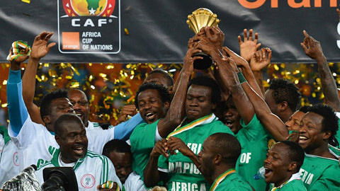 足球报：海牛欠薪3000万，前梅州主帅接替李霄鹏执教球队（足球报：海牛被曝欠薪3000万，前梅州主帅上任接棒李霄鹏）