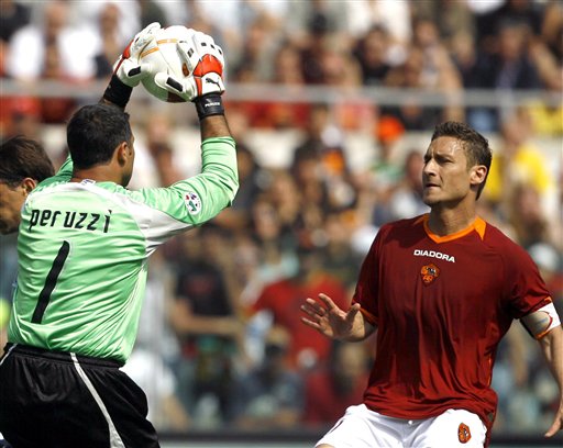 西班牙名帅批维尼修斯：非常丑陋，缺乏足球文化（西班牙名帅抨击维尼修斯：踢法不体面，缺乏足球素养）