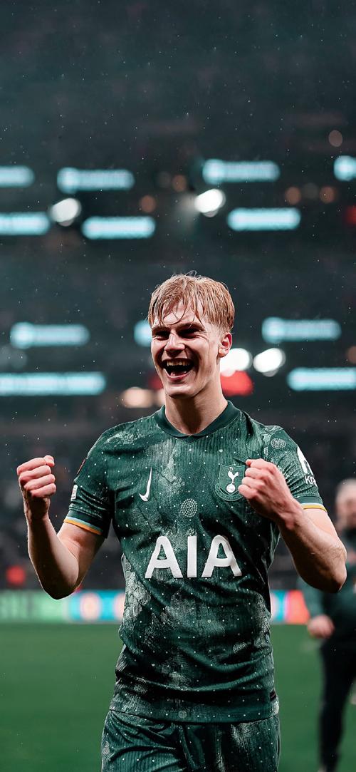 西媒：亚马尔改踢前腰全面爆发，进攻数据耀眼还完成7次抢断