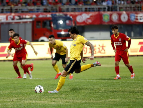 米兰上次德比扑点后夺冠？迈尼昂：我们不能做这种比较